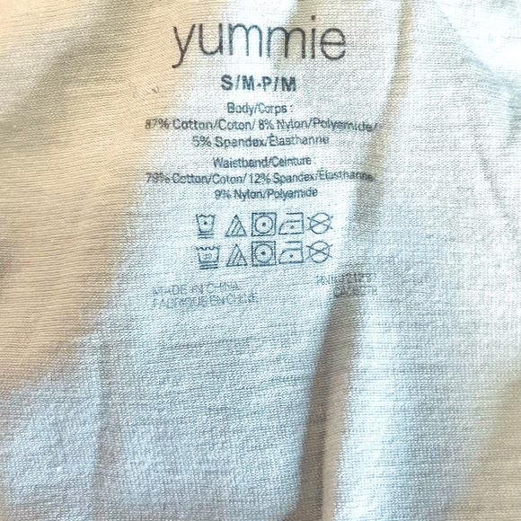 NWOT YUMMIE V-Neck Compression Tank White Size S/M - Picture 3 of 5